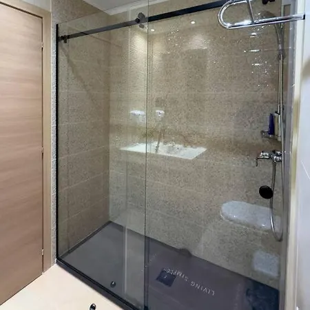 Luxury 2 Bedroom *